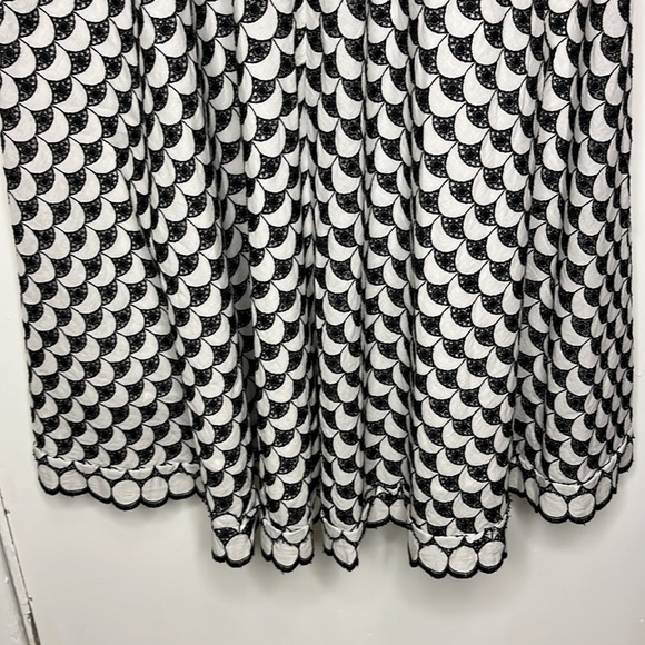 Jessie Liu black and white patterned dress - Picture 10 of 11